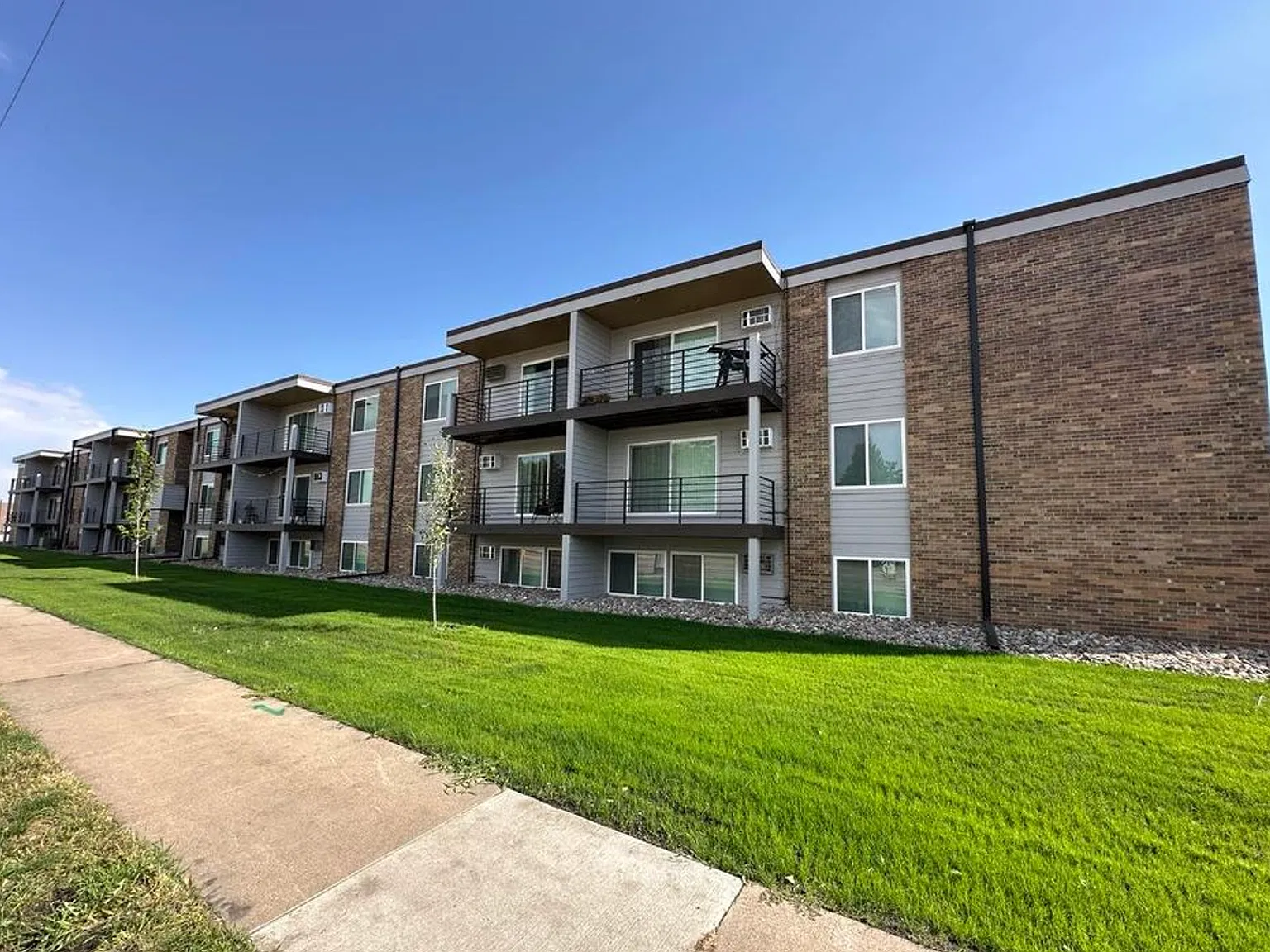 Parkview Apartments - Sioux Falls, SD — Photo 2