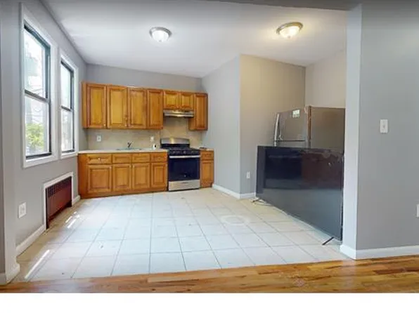 400 Jersey St #2F, Staten Island, NY 10301