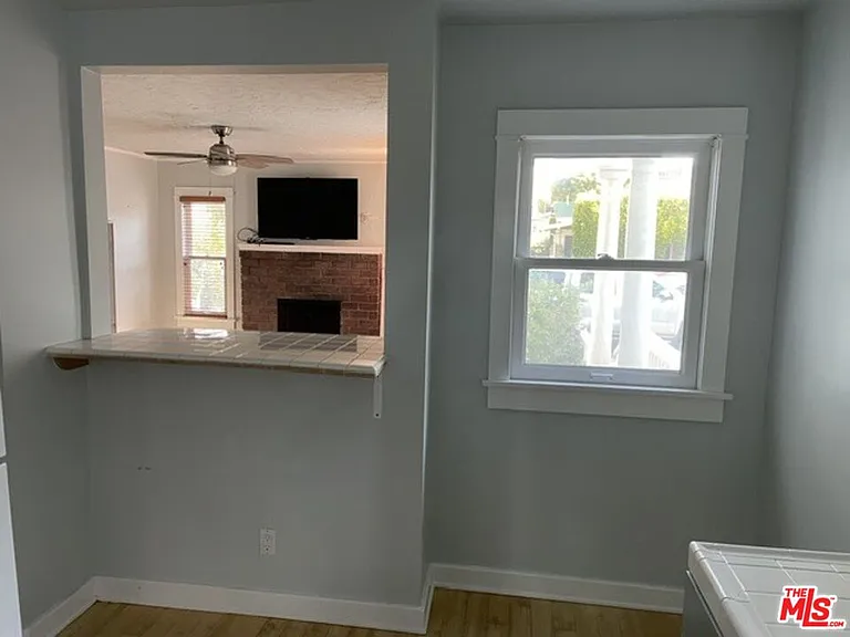 2450 NW 4th St — Photo 4