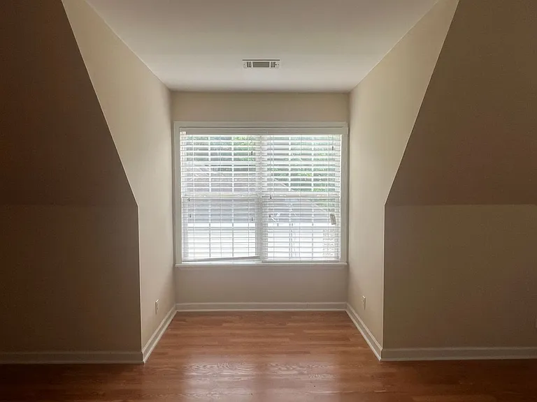136 Joycliff Cir — Photo 35