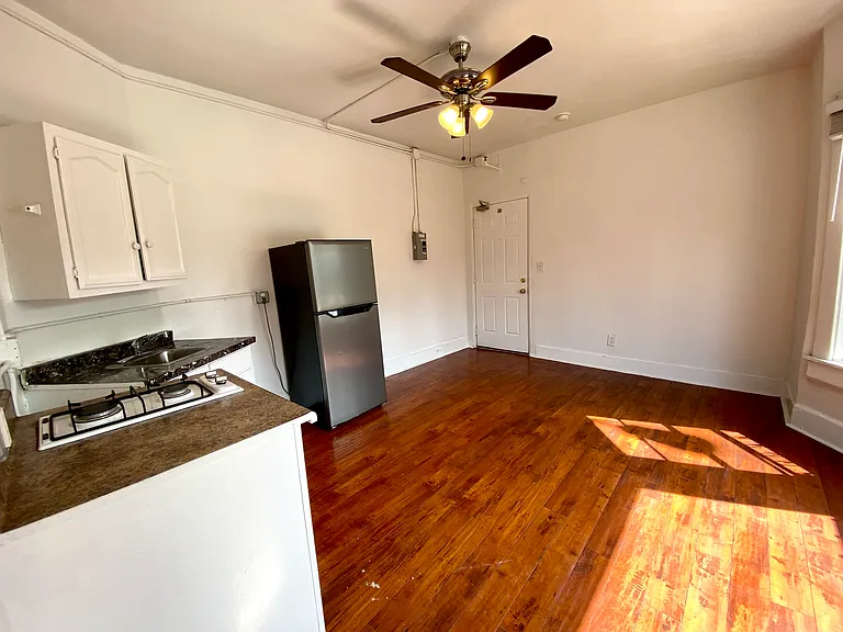 Bixel apts LLC — Photo 30