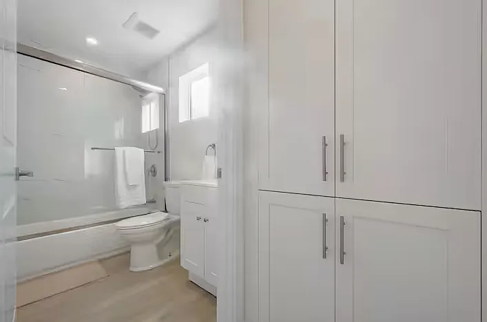 2239 N Niagara St #101 — Photo 5