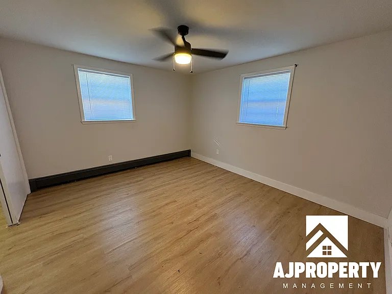215 S Menlo Ave #2 — Photo 9