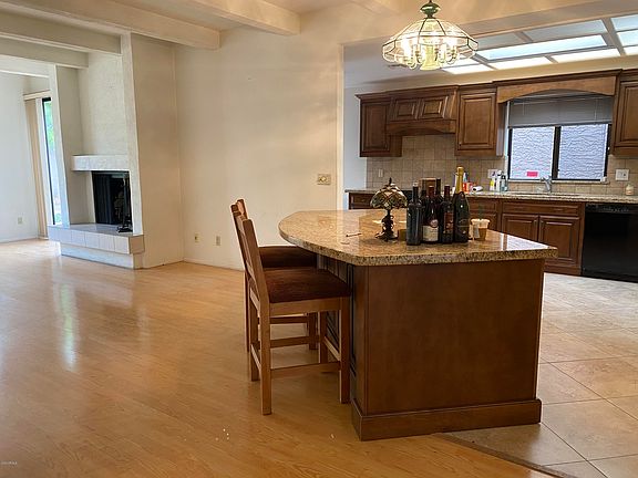 4th image of 1636 E Aurelius Ave