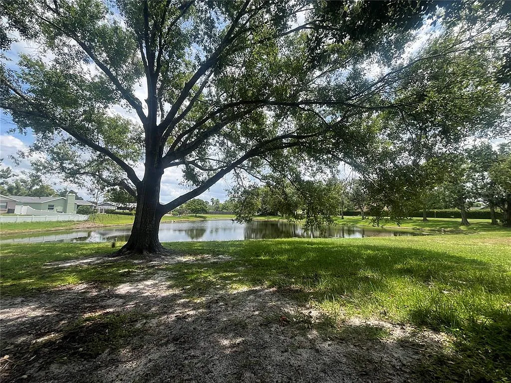 3 bed, 2.0 bath, 1477 sqft, $2,195 — Photo 4