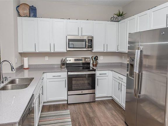 2nd image of 26706 Waverly Ct