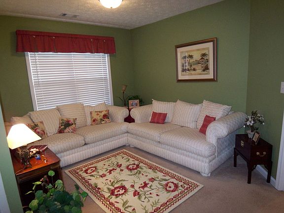 Owner's Sitting Area 