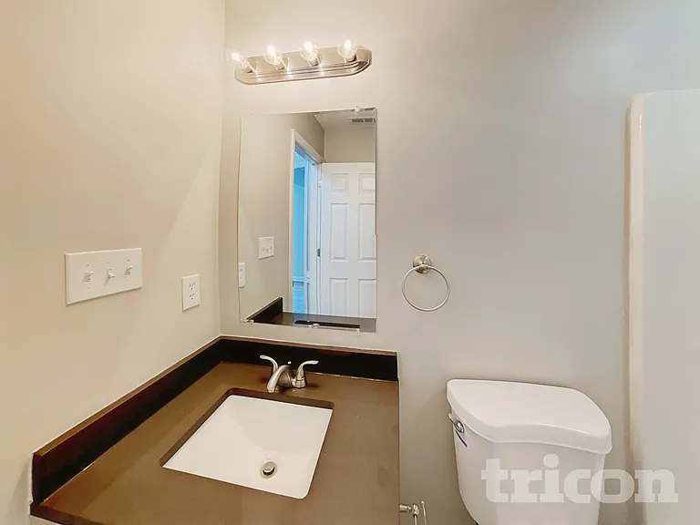 809 Valley Creek Dr — Photo 8