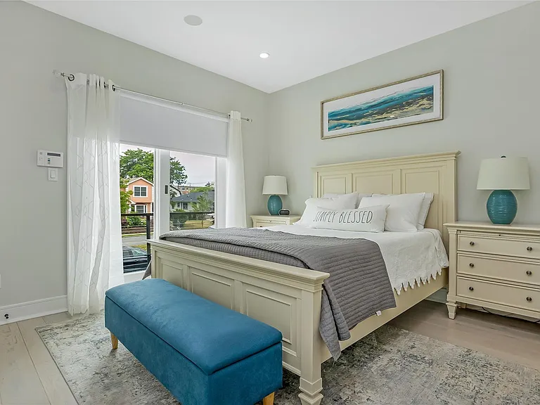 161 W Hudson St — Photo 15