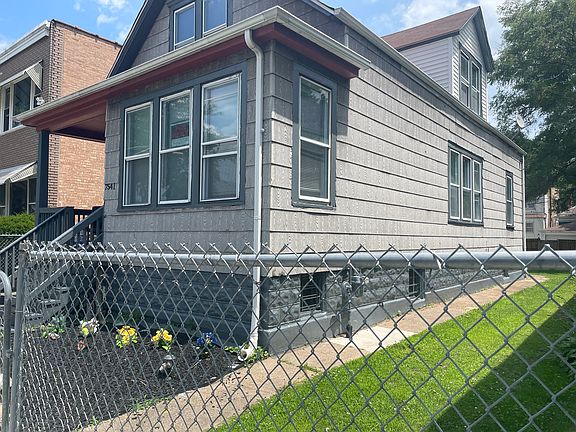 2nd image of 7541 S Rhodes Ave