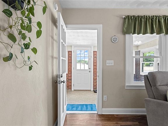 4th image of 1362 White Marsh Rd