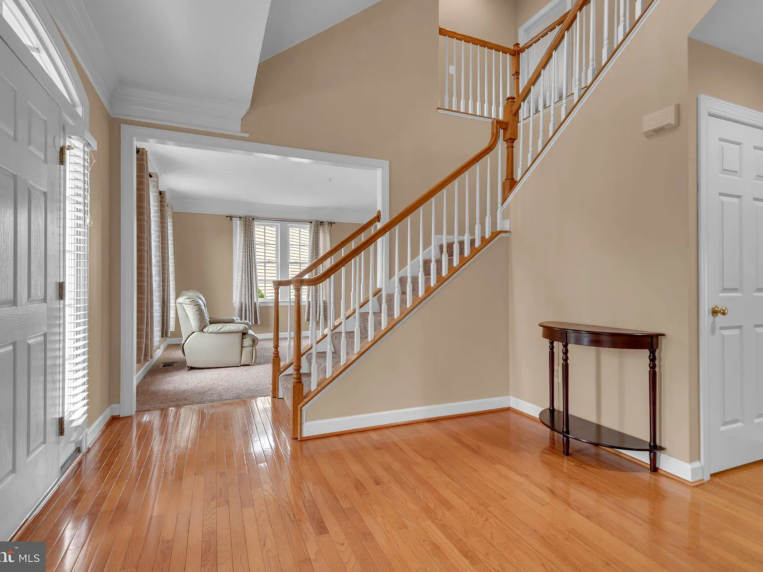 5 bed, 4.5 bath, 3658 sqft, $4,699 — Photo 4