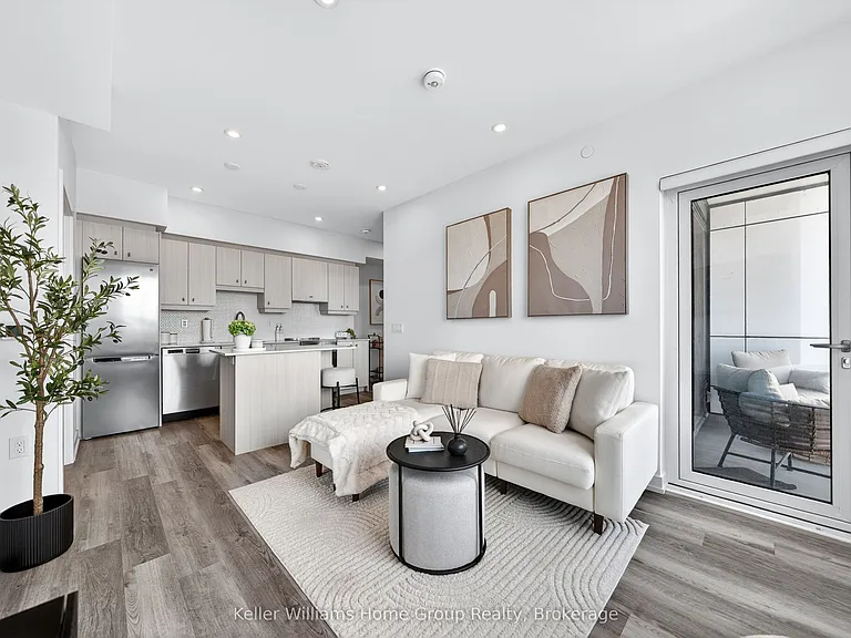 15 Wellington St S #2402 — Photo 8