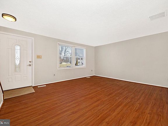 5th image of 154 Fairfield Dr