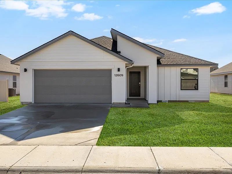 12609 Dovekie St