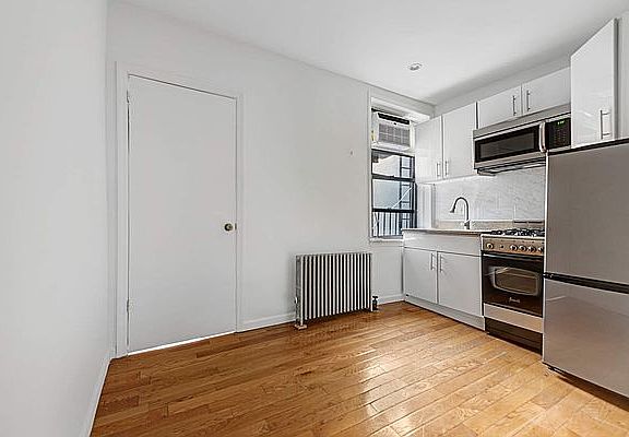3rd image of 1771 1st Ave APT 20