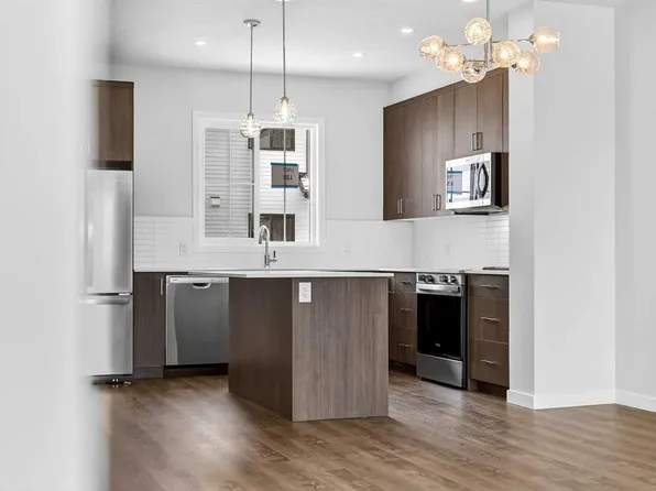1750 S Rangeview Dr SE #204, Calgary, AB T3S 0G9