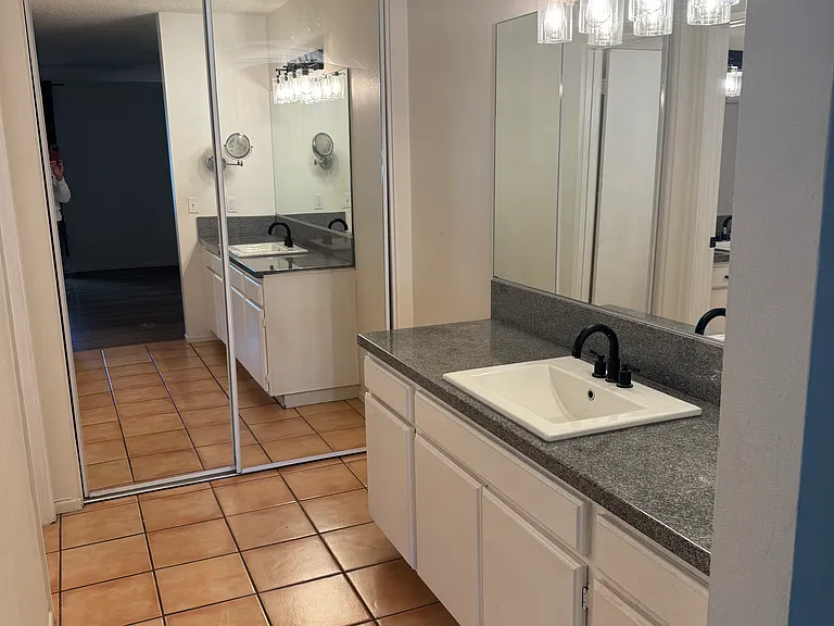 4942 Sawyer Ave — Photo 11