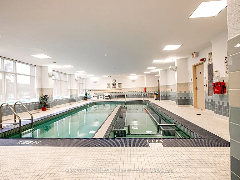 350 Princess Royal Dr #1002 — Photo 40