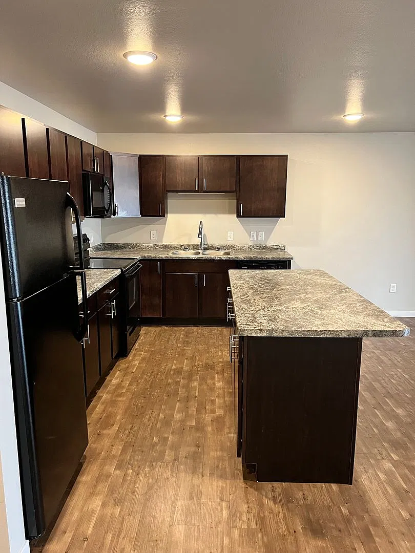 2 bedroom 2 bathroom in Detroit Lakes, MN — Photo 3