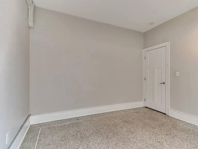 Ingersoll Flats — Photo 20