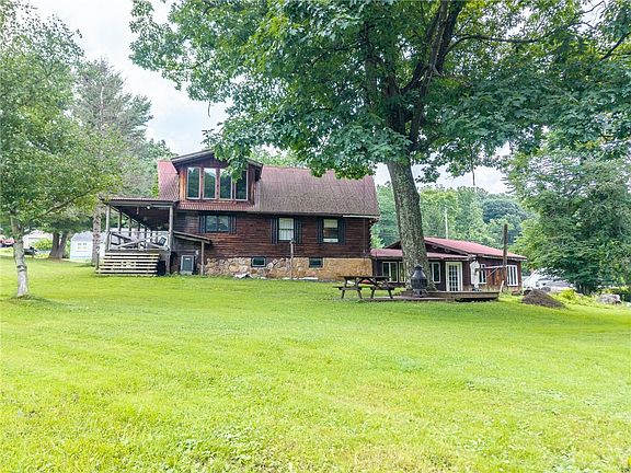 3rd image of 433 White School Rd