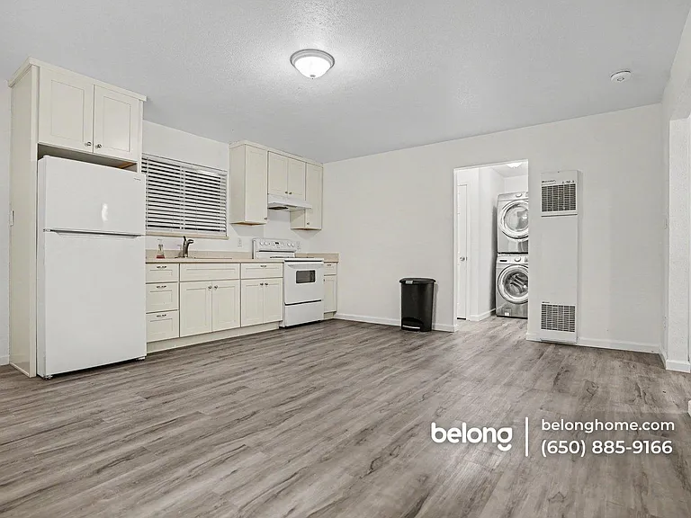 26792 Clarkford St — Photo 4