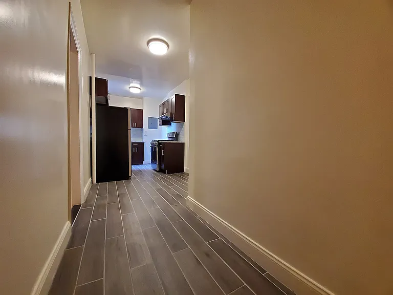 520 W 218th St #5D — Photo 4