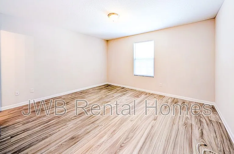8511 McGirts Village Ln — Photo 5