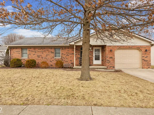 1282 Pin Oak Ct, Martinsville, IN 46151