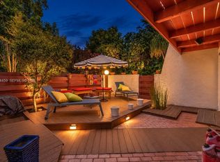 Townhomes Of The Lakes, Hollywood, FL 33021