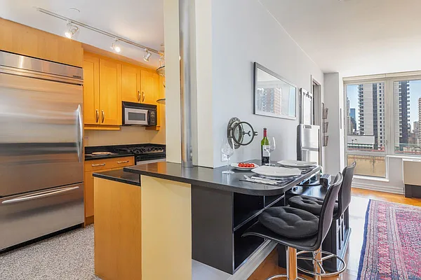 Rented by Compass | media 25