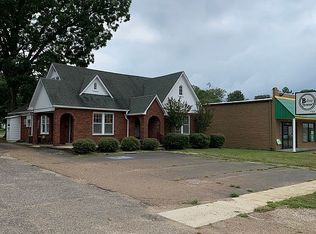 313 W Market St, Bolivar, TN 38008