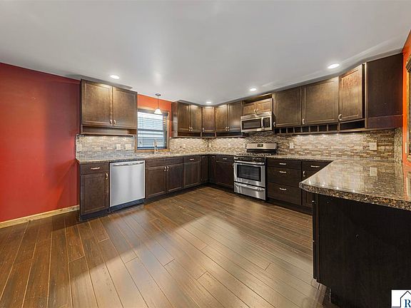 3rd image of 1406 3rd Ave
