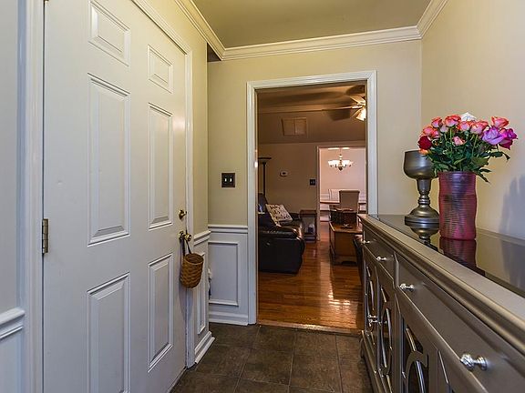 5th image of 300 Owsley Ave