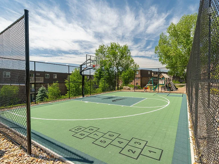 LaCrosse Apartments — Photo 24