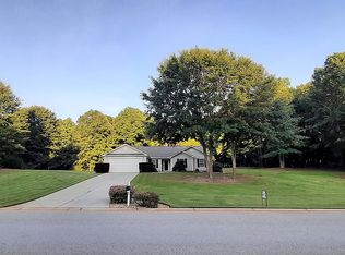 1281 Walnut Dr, Winder, GA 30680