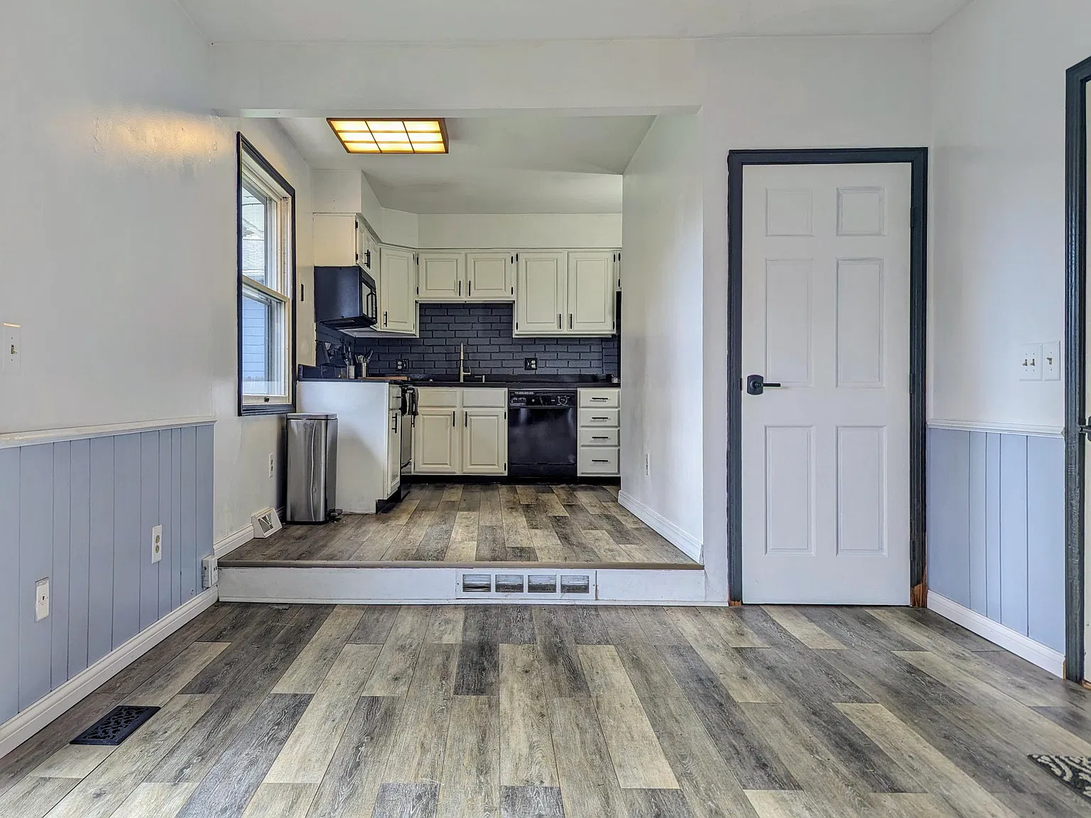 145 Birchcrest Dr — Photo 4