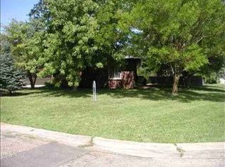 2 Adams Pl, Halstead, KS 67056