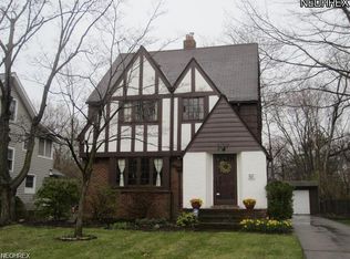 891 Roanoke Rd, Cleveland Heights, OH 44121