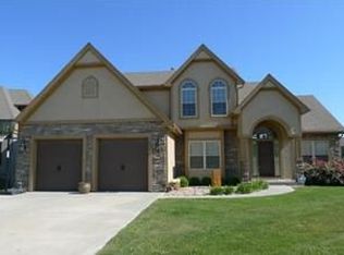 14380 NW 66th St, Parkville, MO 64152