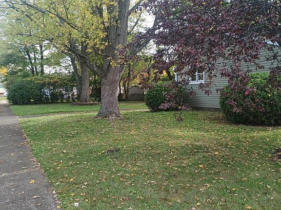 3rd image of 6048 Pinemoor St