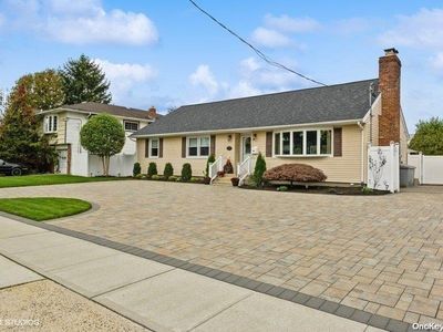 2071 Waltoffer Avenue, Bellmore, NY, 11710