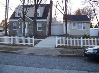 2 Eva Ct, Baldwin, NY 11510