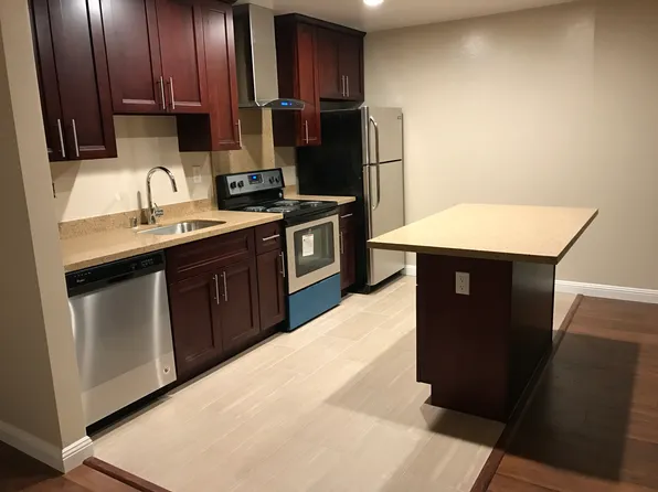 7 Garden Ct APT 5, Belmont, CA 94002
