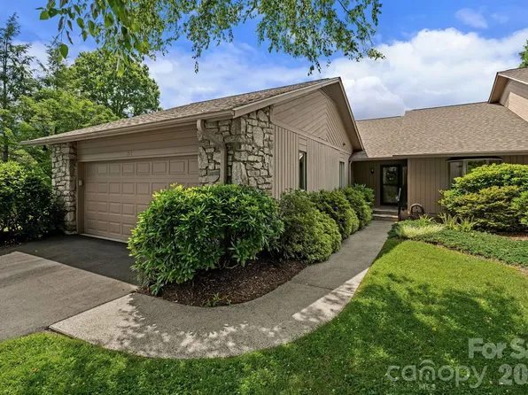 52 Clubside Dr, Asheville, NC 28804