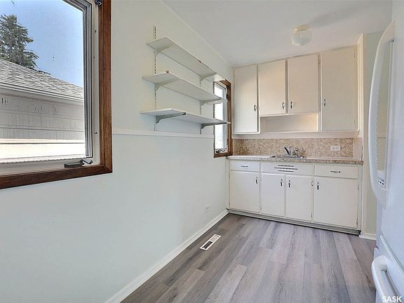 5th image of 859 Pasqua Street