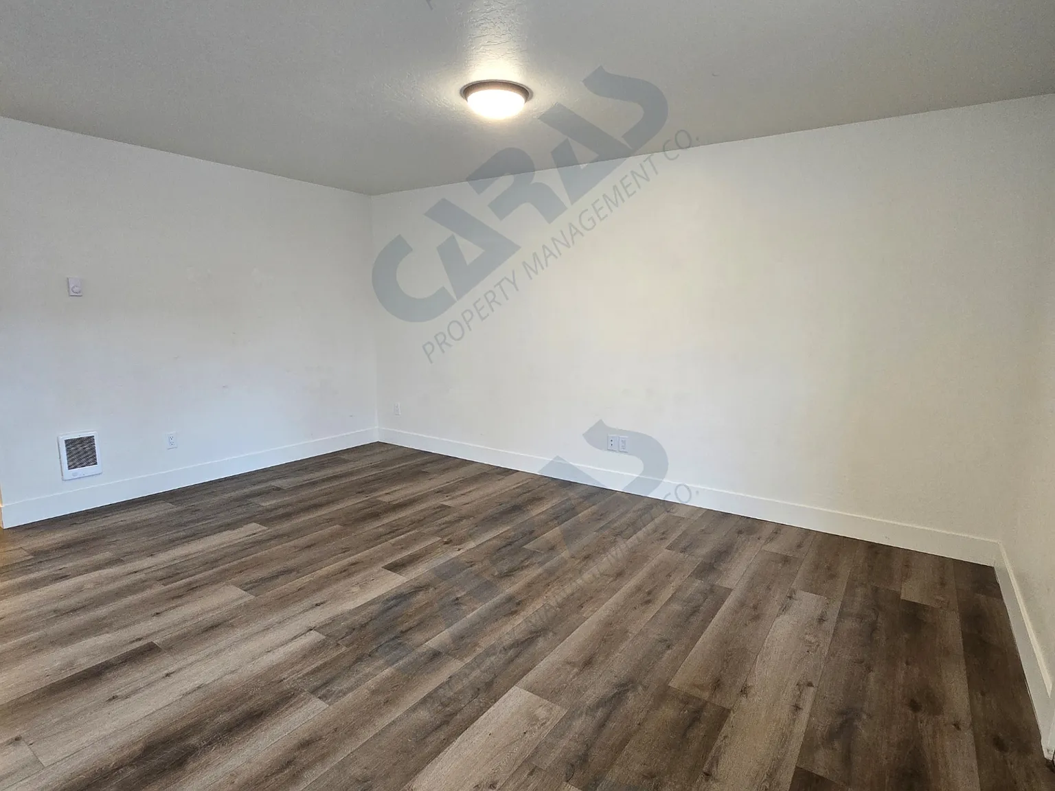 2 bed, 820 sqft, $1,300 — Photo 3
