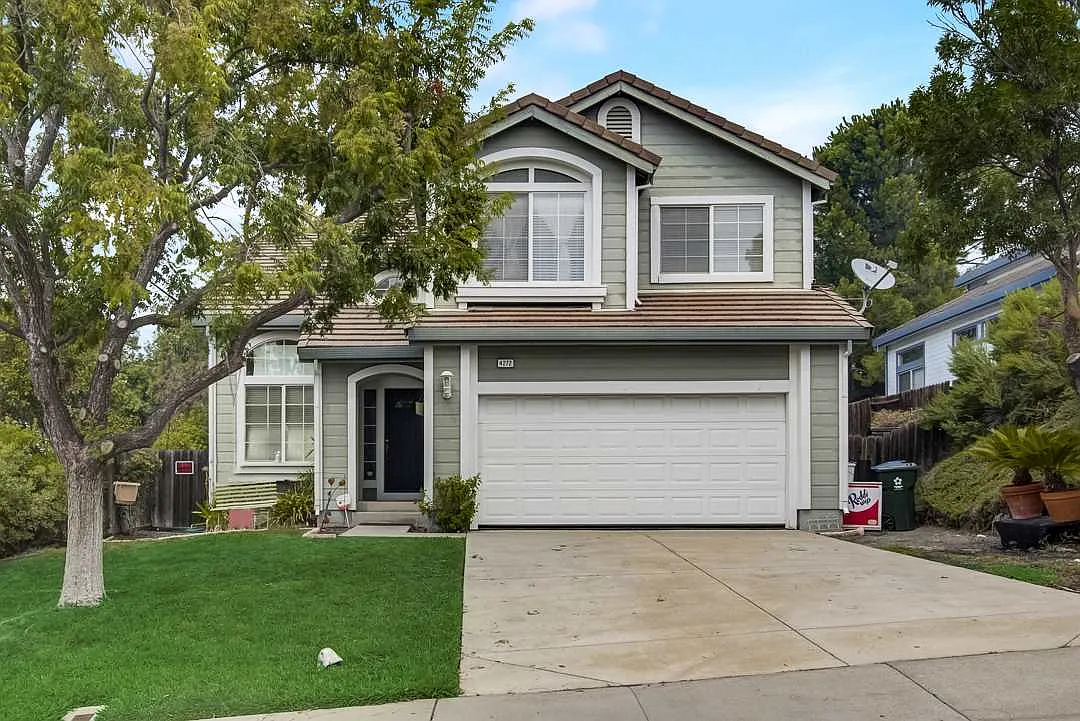 4272 Merced Cir photo 1