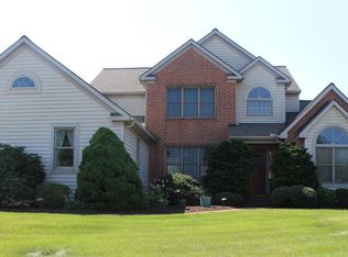 821 Stonebridge Dr, Lancaster, PA